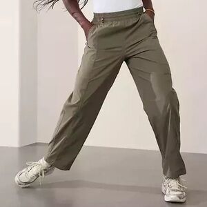 Athleta Cascade Cargo Poplin Cinch Wide Leg Pant Moss‎ Green Medium